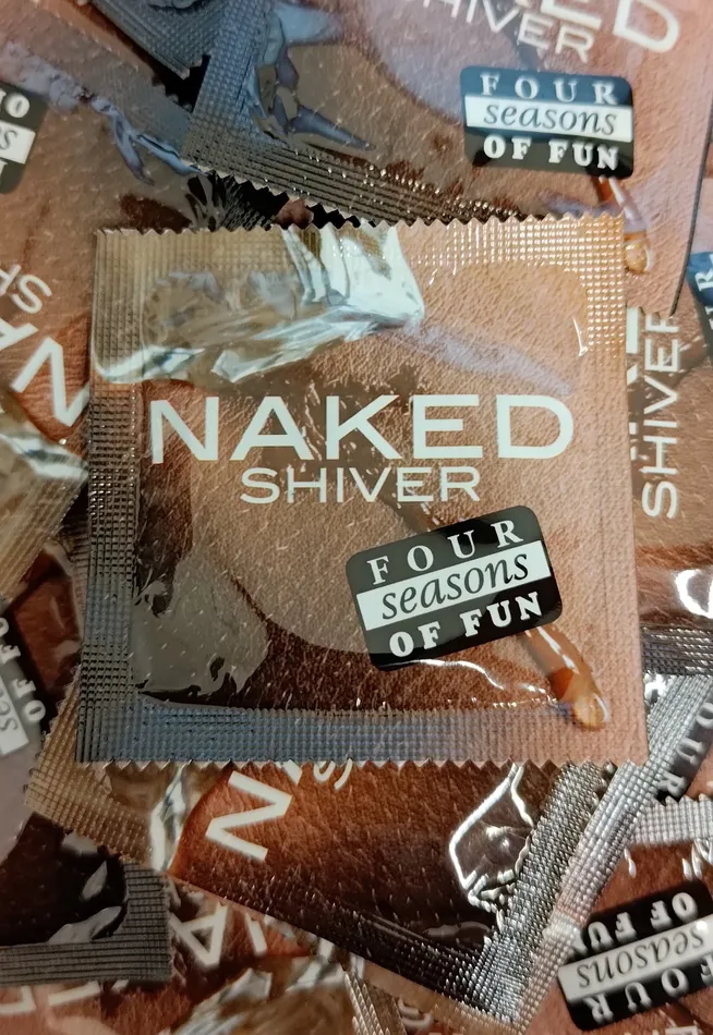 Vibrators Four Seasons Four Seasons Naked Shiver 72 Condoms